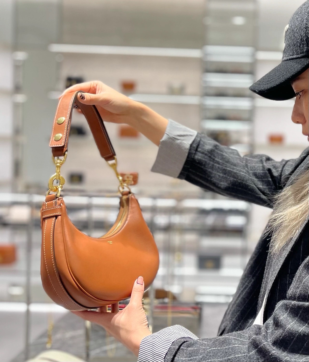 Celine AVA STRAP 腋下包 196923焦糖色