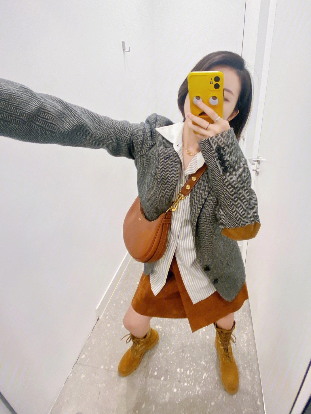 Celine AVA STRAP 腋下包 196923焦糖色