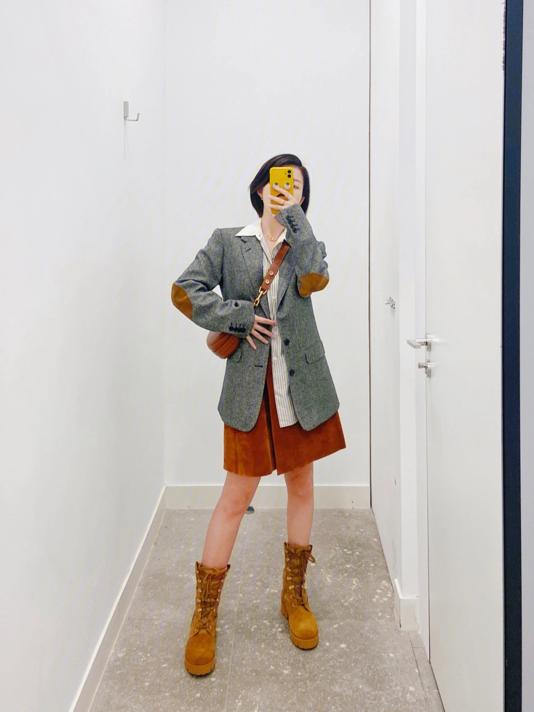 Celine AVA STRAP 腋下包 196923焦糖色