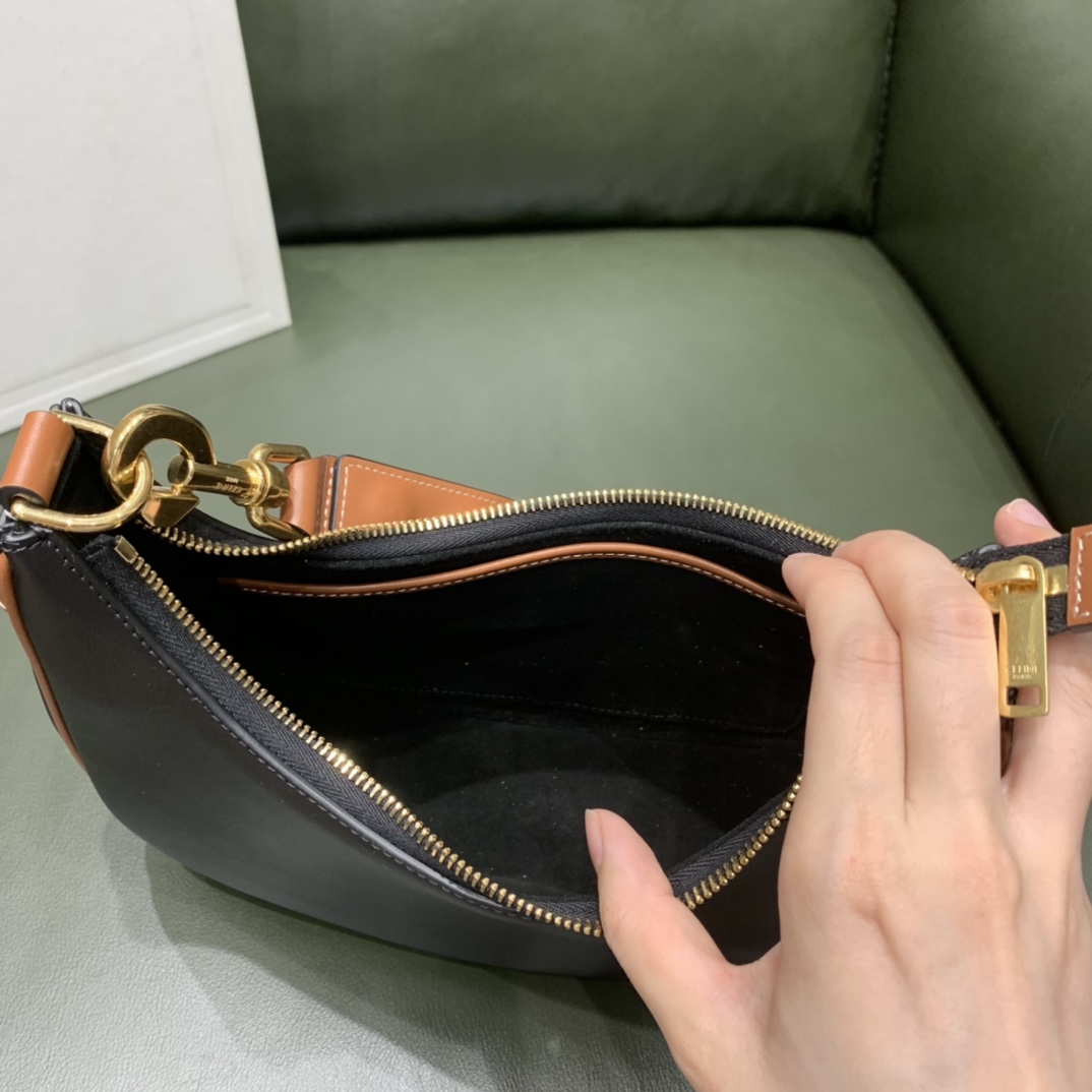 Celine AVA STRAP 腋下包 196923黑色