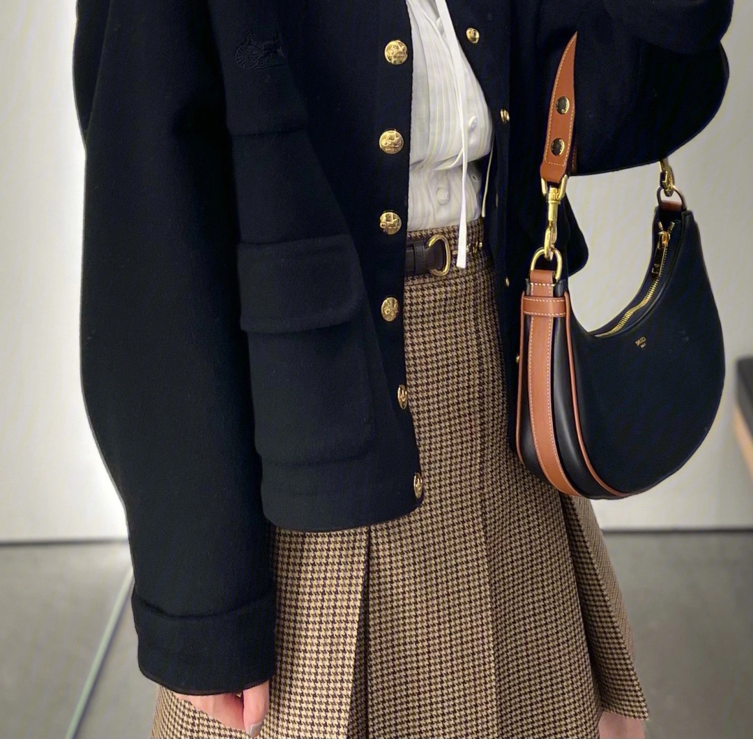 Celine AVA STRAP 腋下包 196923黑色