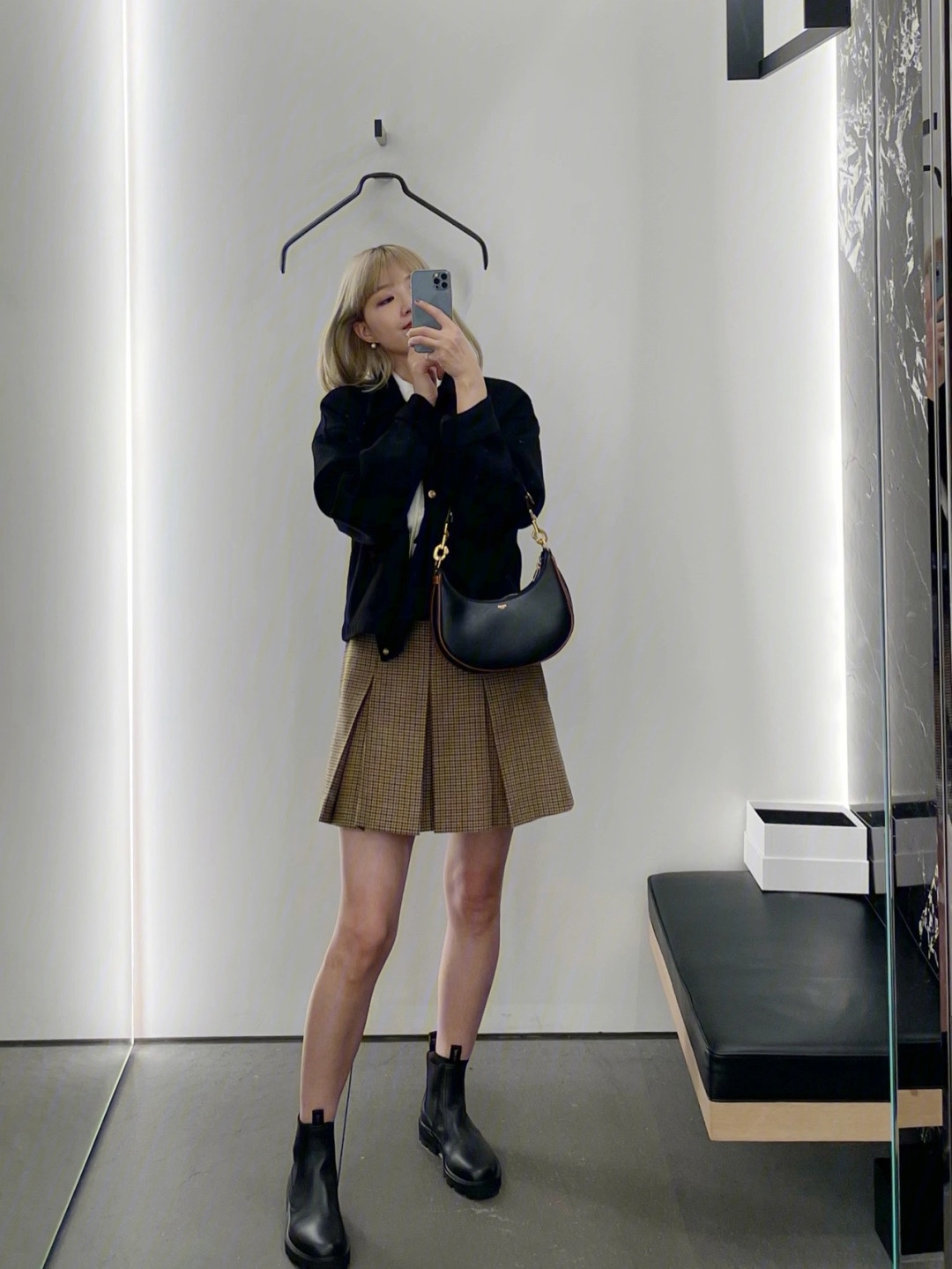 Celine AVA STRAP 腋下包 196923黑色