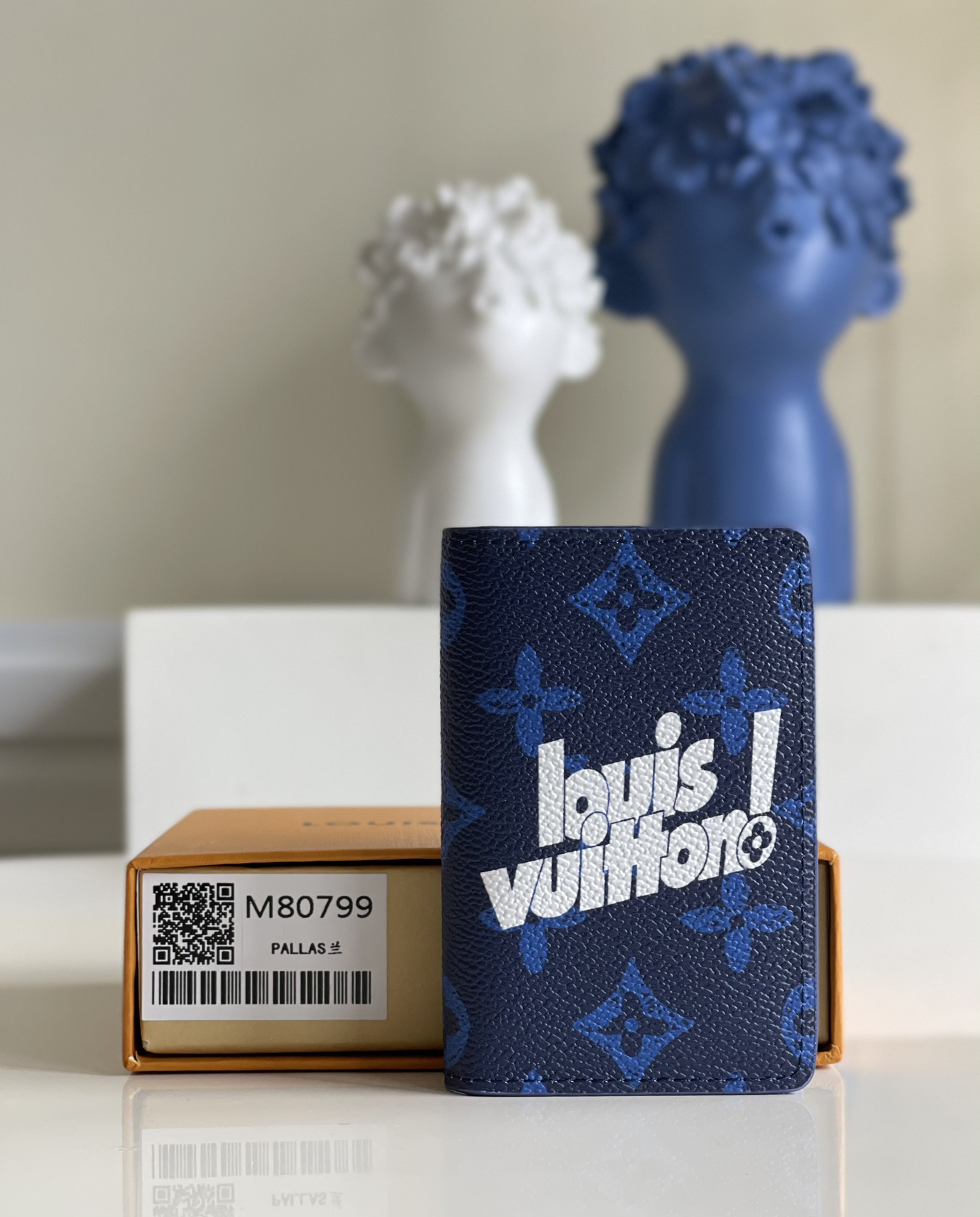 NO:397707,[Exclusive real photo M80799 blue] This pocket wallet comes from -22 Autumn and Winter Everyday LV capsule series, using retro Monogram canvas to set off the new louis vuitton! The logo highlights the inspiration of the shopping bag logo. The compact configuration includes a banknote bag and card slot, making daily neat and accompany you. Detailed features 8 x 11 x 1 cm u.,LV [original leather],louis vuitton,louis vuitton19860909【独家实拍M80799蓝】本款口袋钱夹出自 -22 秋冬 Everyday LV 胶囊系列,采用复古 Monogram 帆布烘托全新 louis vuitton! 标识的瞩目格调,点明购物袋标识的灵感启发.紧凑构型内设钞票袋和卡位,令日常所需整齐随行. 详细特征8 x 11 x 1 厘米 u.,LV【原厂皮】,louis vuitton,louis vuitton,Bag