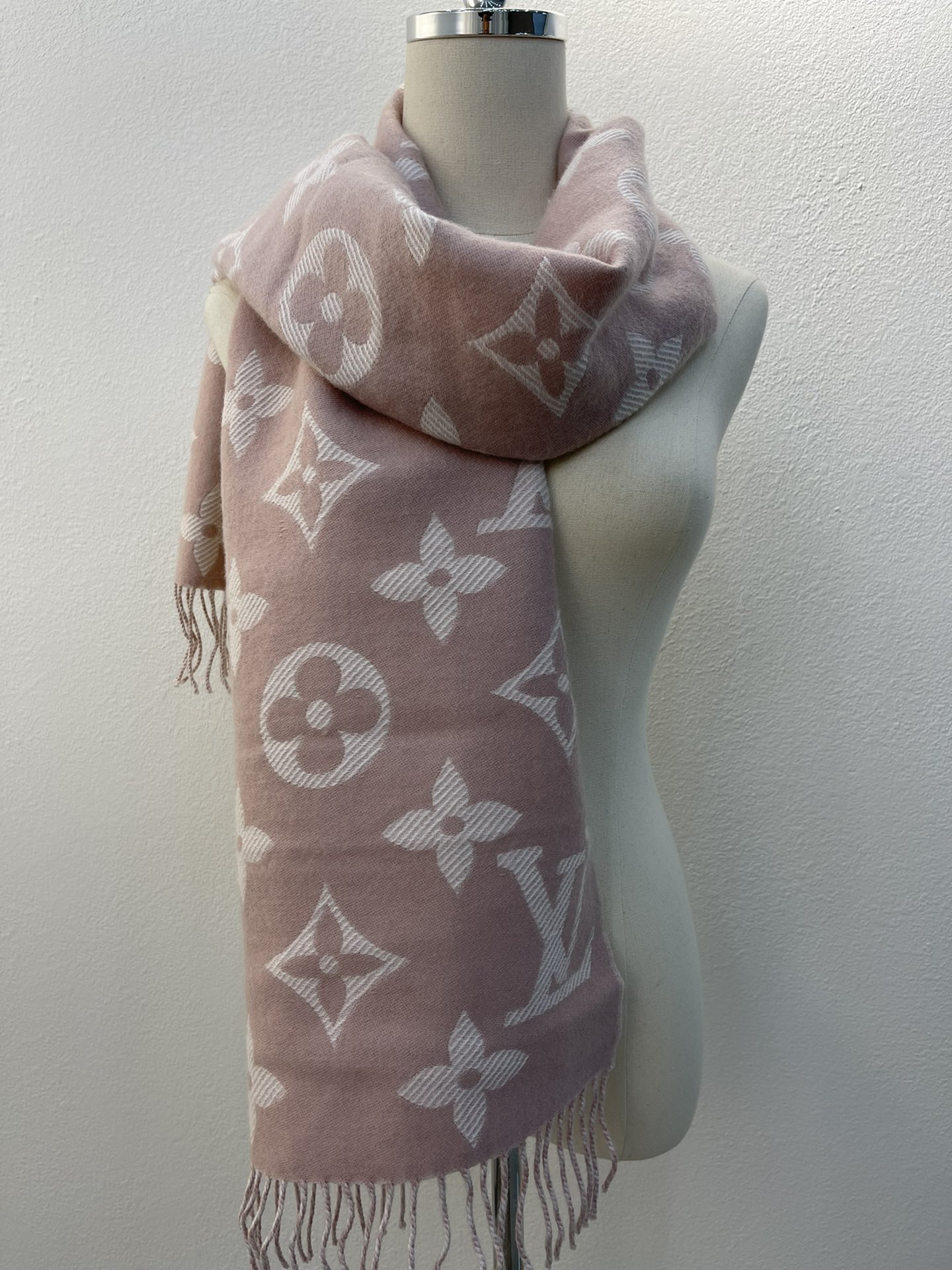 LV路易威登SIMPLY LV 羊毛长巾m76964 m76966