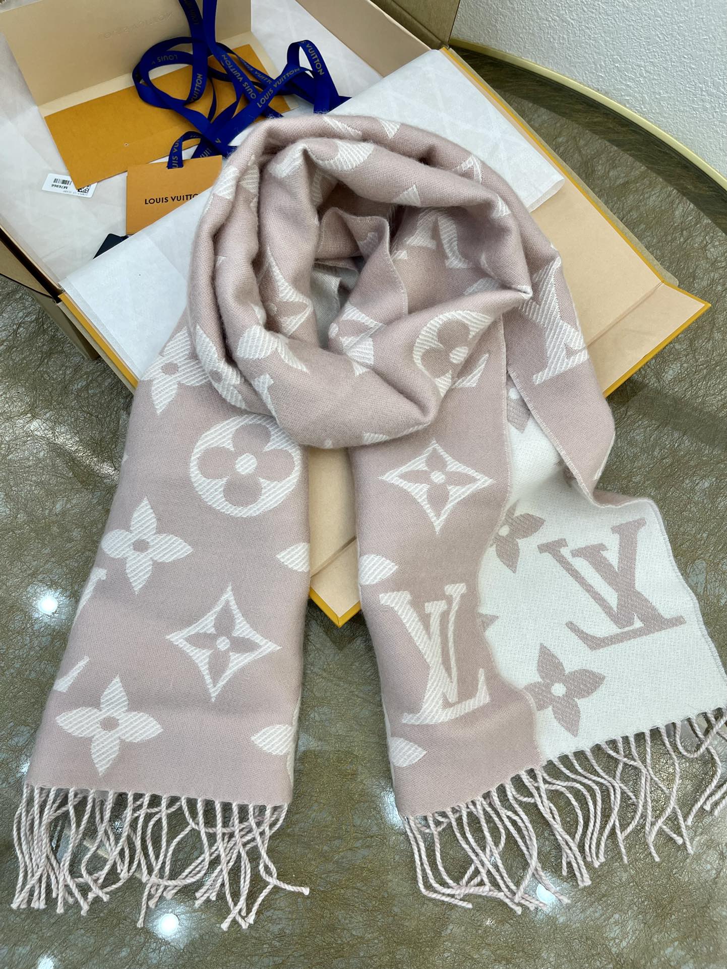 LV路易威登SIMPLY LV 羊毛长巾m76964 m76966