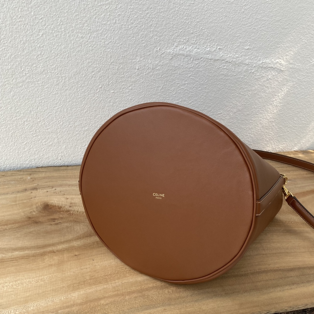 1860 BUCKET 16シリーズ水桶バッグ - 柔らかい牛皮とシンプルなデザイン