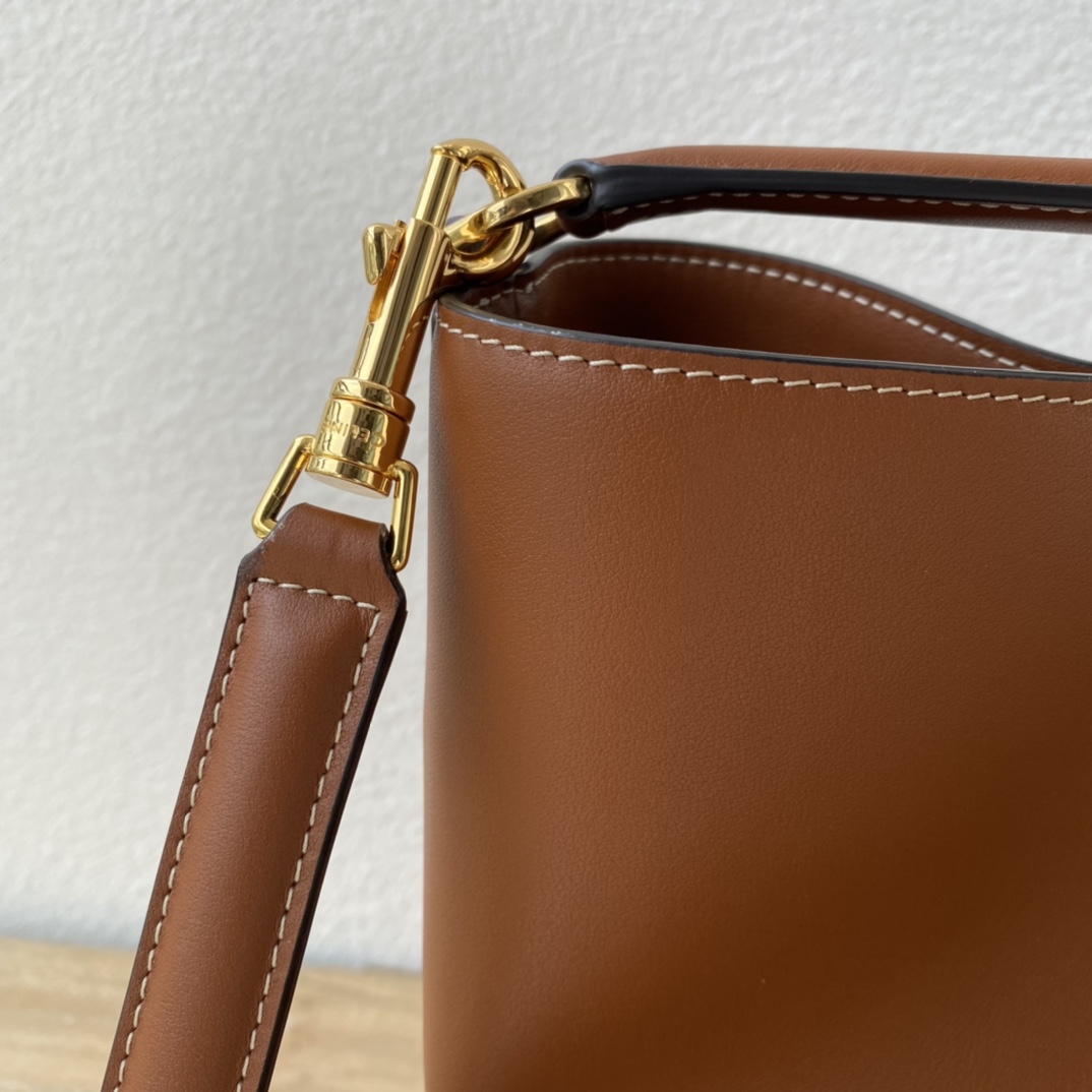 1860 BUCKET 16シリーズ水桶バッグ - 柔らかい牛皮とシンプルなデザイン