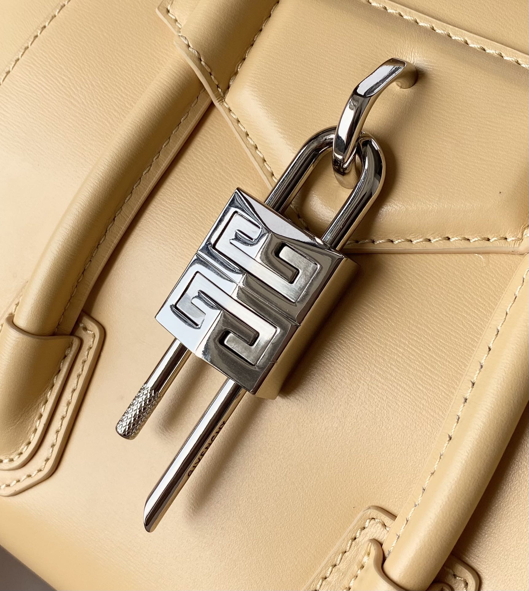Luxury Single Payment: Antignoa Bag from Givence, France - 图片 6