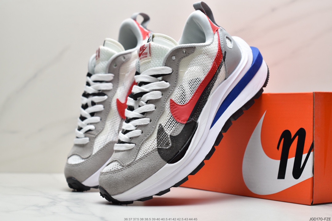 180 Sacai X NIKe regasus vaporrly SP 华夫三代3.0走秀