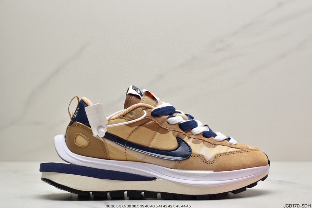 180 Sacai X NIKe regasus vaporrly SP 华夫三代3.0走秀