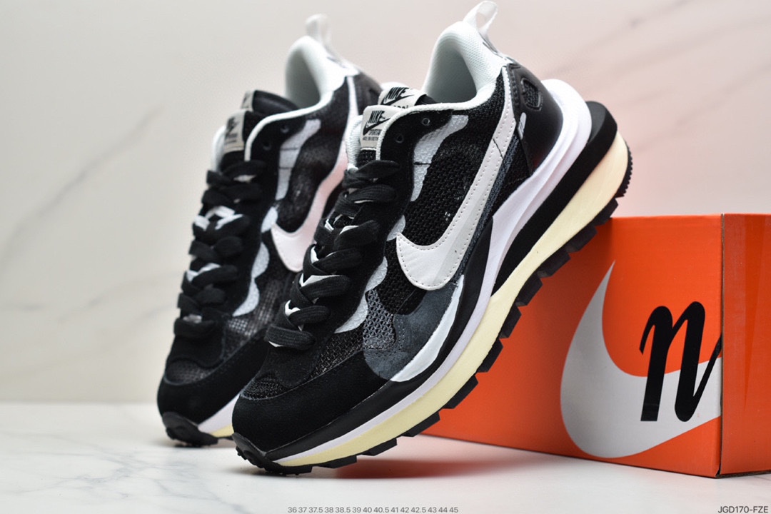 180 Sacai X NIKe regasus vaporrly SP 华夫三代3.0走秀