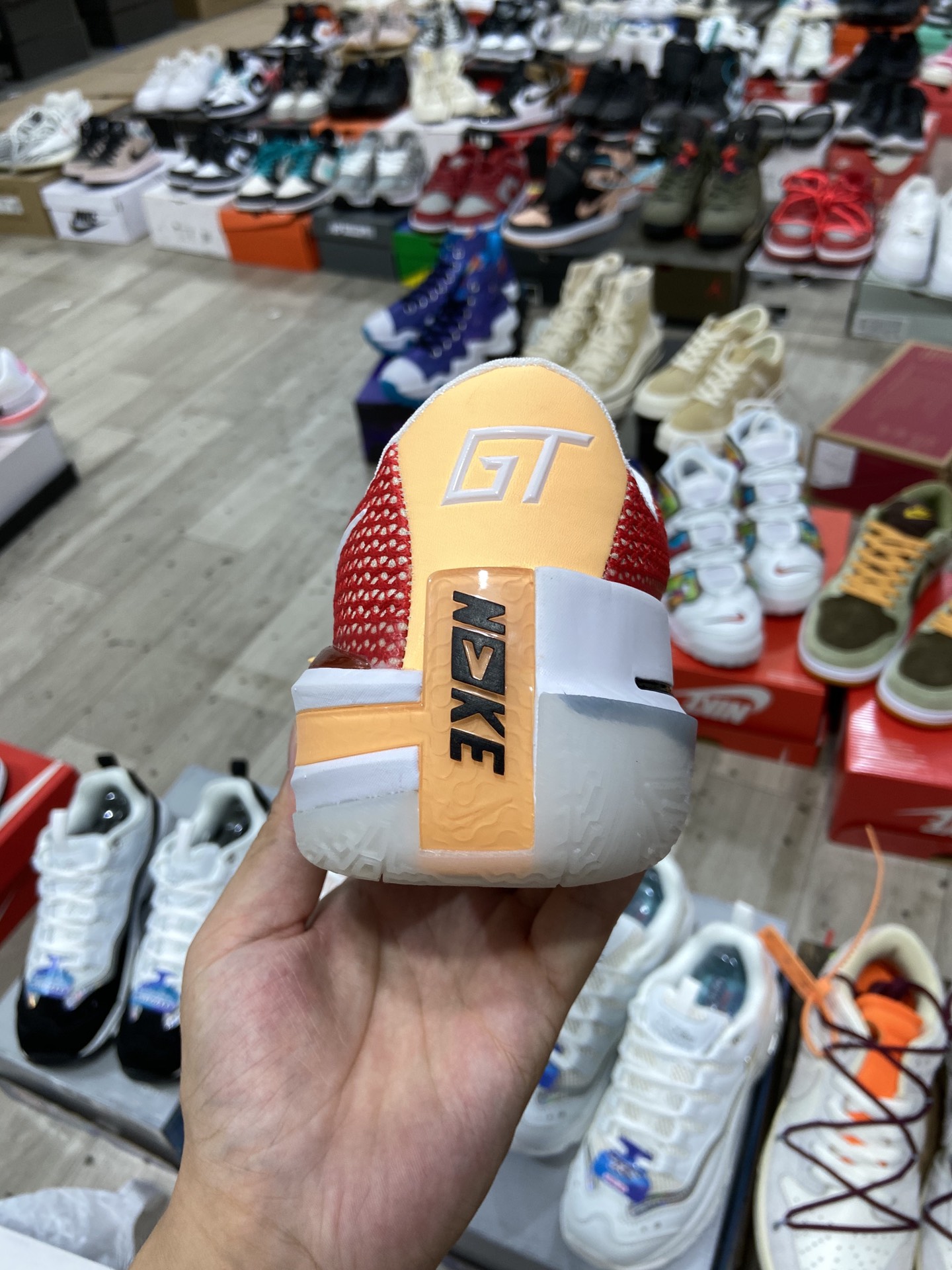 240 耐克Nike Air Zoom G.T.Cut男女篮球鞋 Greater Than”意为“超越”CZ0176-100