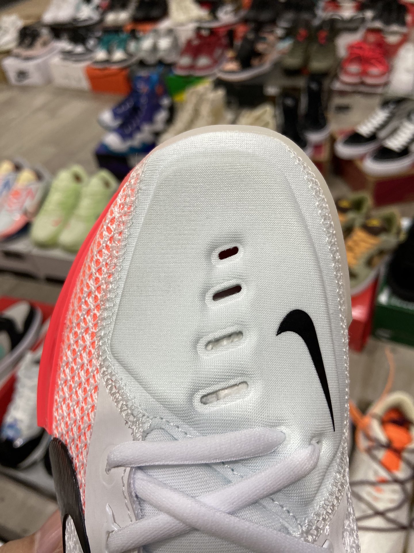 240 耐克Nike Air Zoom G.T.Cut男女篮球鞋 G.T. Cut专为力求在场上大展身手的篮球运动员打造CZ0176-106