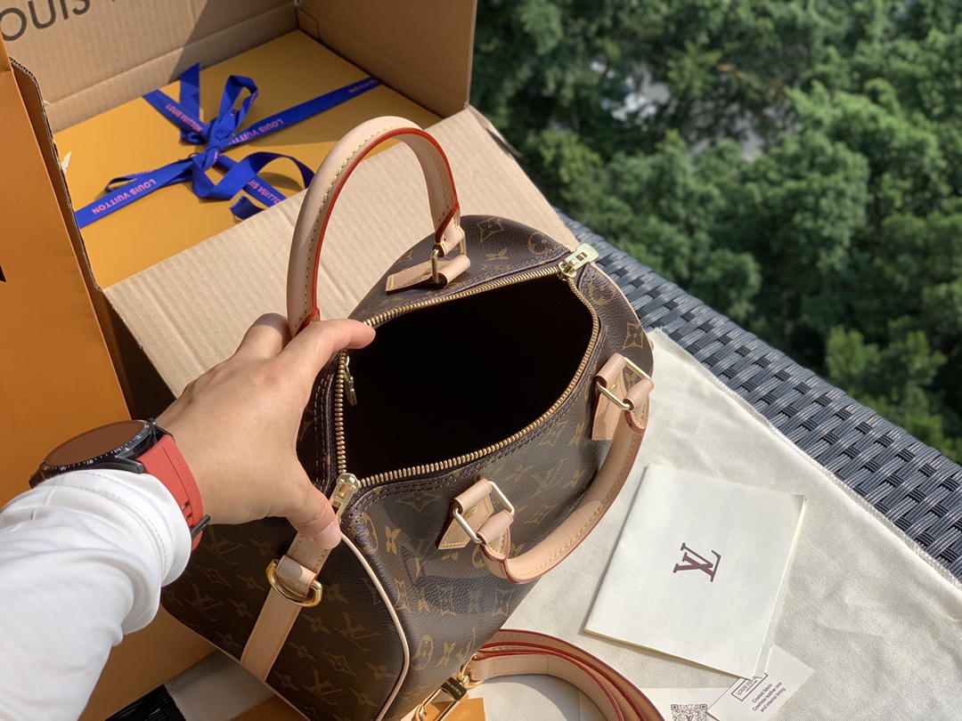 🌼 m41113尺寸25 x 19 x 15 cm不用上图就超多人抢着要的S🌼PEEDY 25 手袋 （