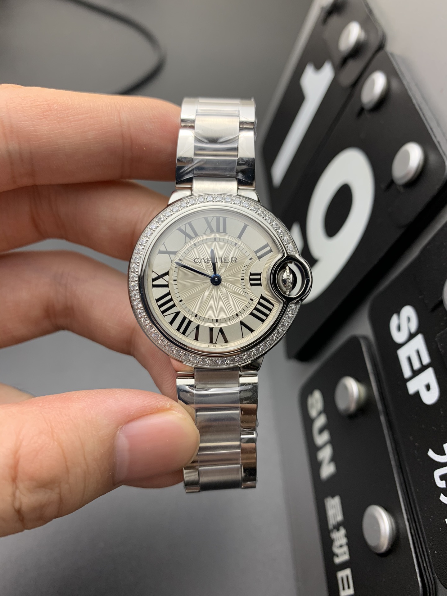 Cartier V6 33石英钻气球