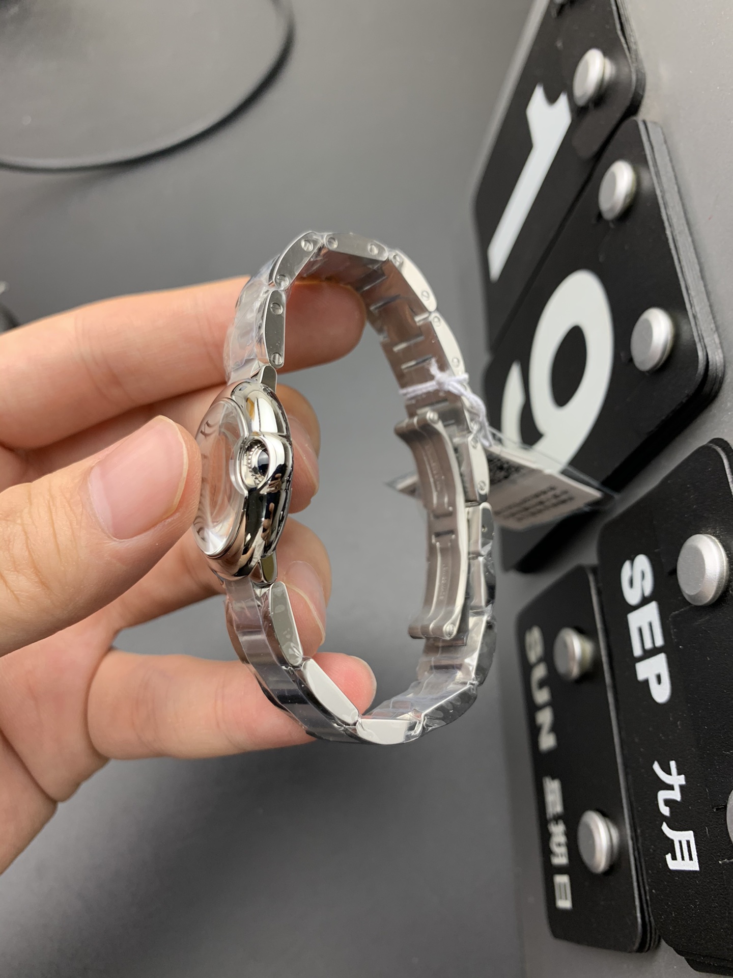 Cartier V6 28气球