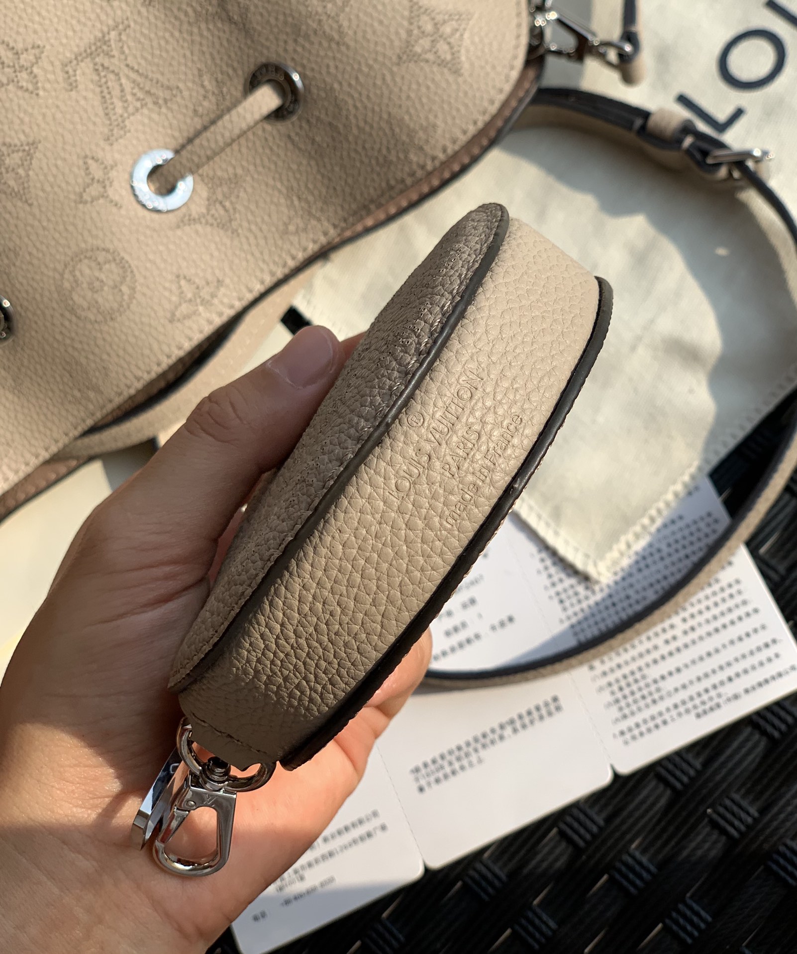 非市场普通货 进口皮料半钢五金 m57201尺寸19 x 22 x 14 cm大象灰 今天来做个酷女孩好