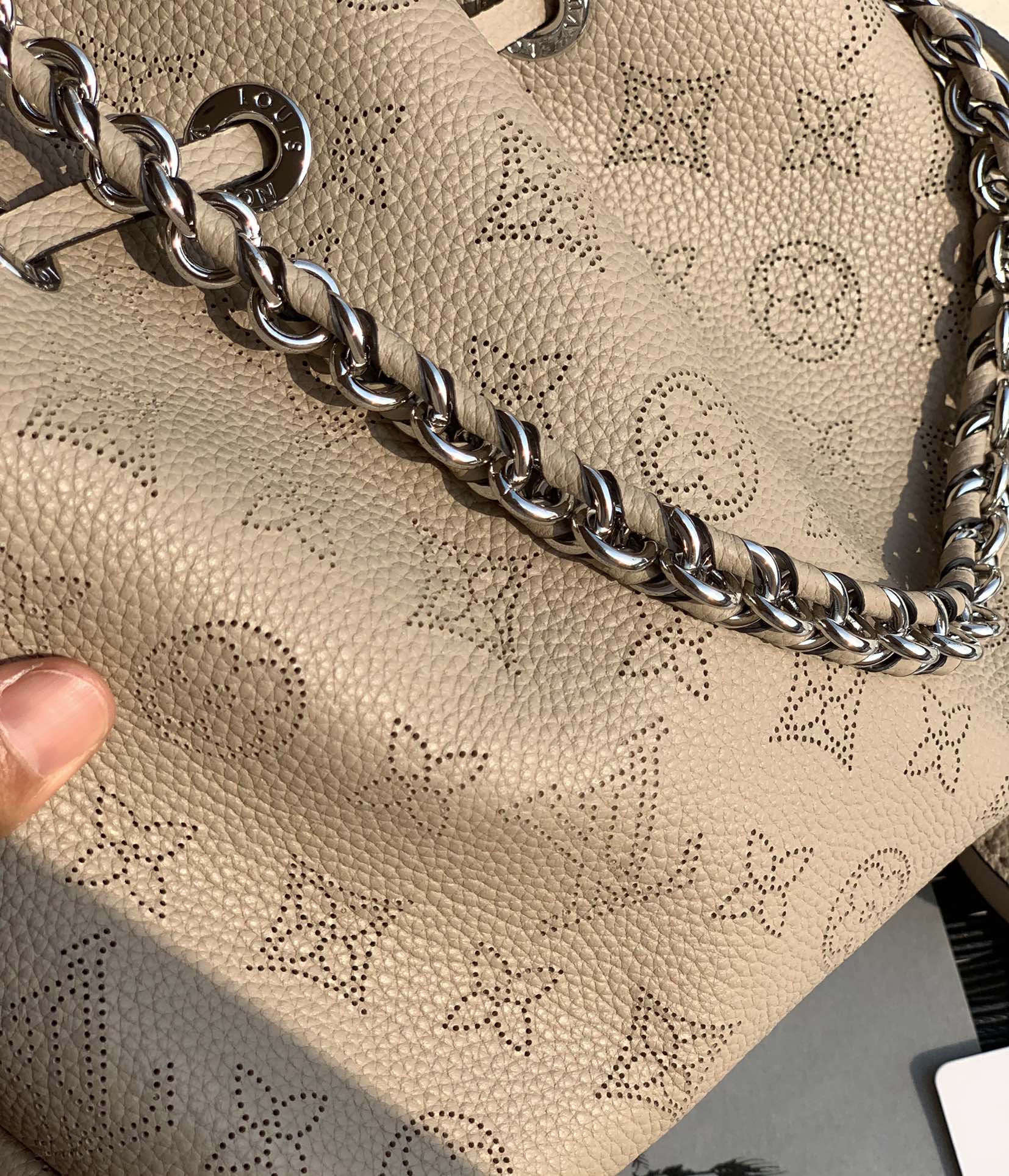 非市场普通货 进口皮料半钢五金 m57201尺寸19 x 22 x 14 cm大象灰 今天来做个酷女孩好