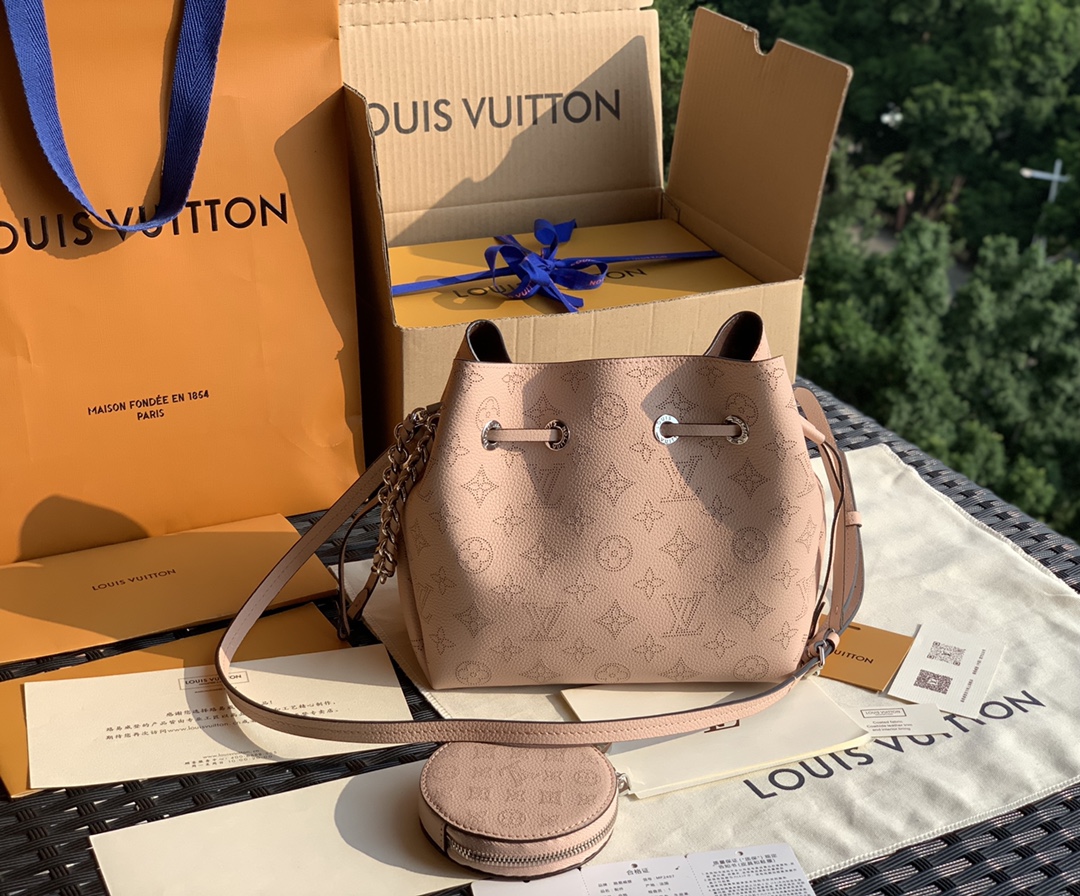 🌼 m57068尺寸19 x 22 x 14 cm木兰粉！这款是当前最新的主打，用“宝藏”二字来描述这款