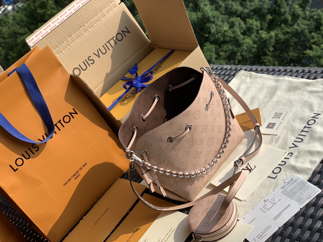 🌼 m57068尺寸19 x 22 x 14 cm木兰粉！这款是当前最新的主打，用“宝藏”二字来描述这款