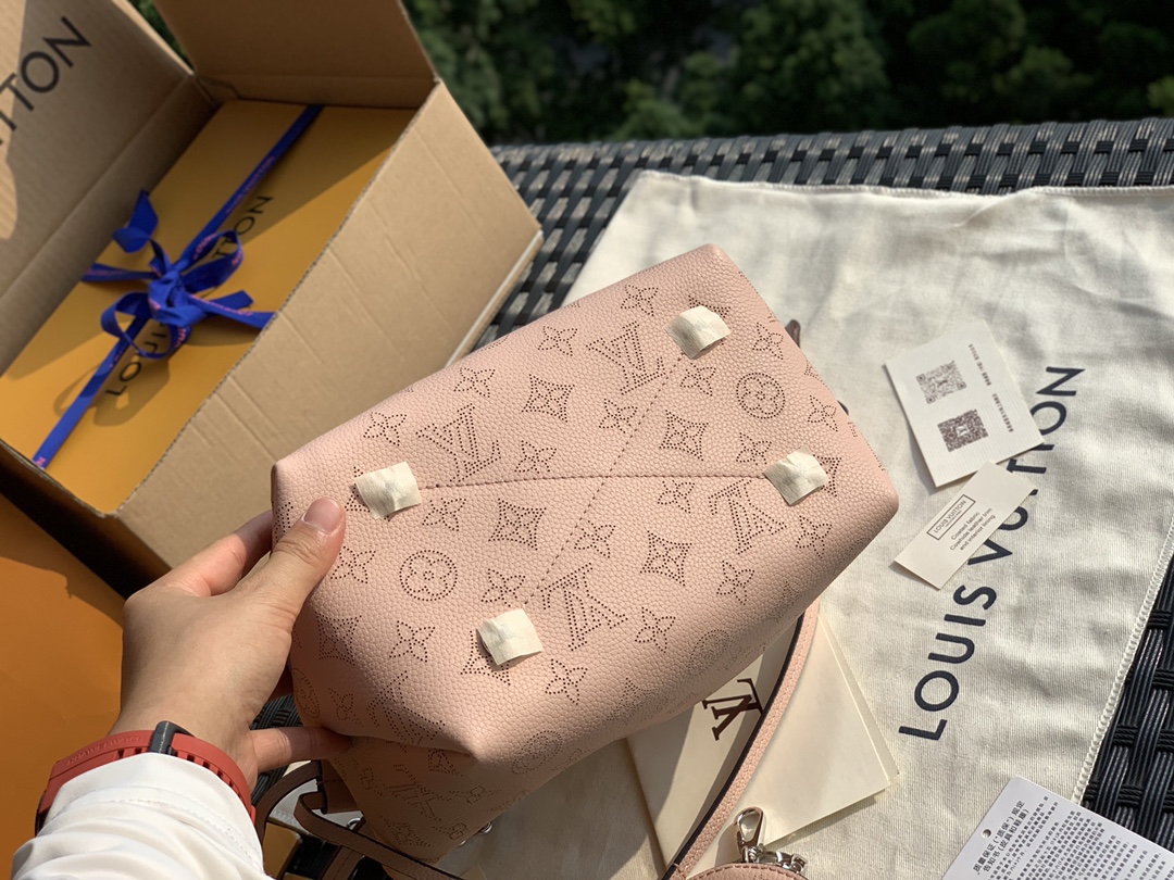 🌼 m57068尺寸19 x 22 x 14 cm木兰粉！这款是当前最新的主打，用“宝藏”二字来描述这款