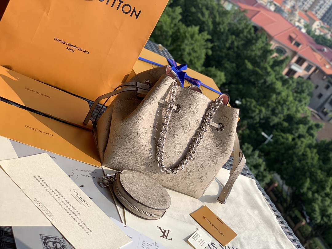 🌼 m57070尺寸19 x 22 x 14 cm灰紫色 “王炸”殿神级的颜值，对于拥有神仙颜值这款水桶