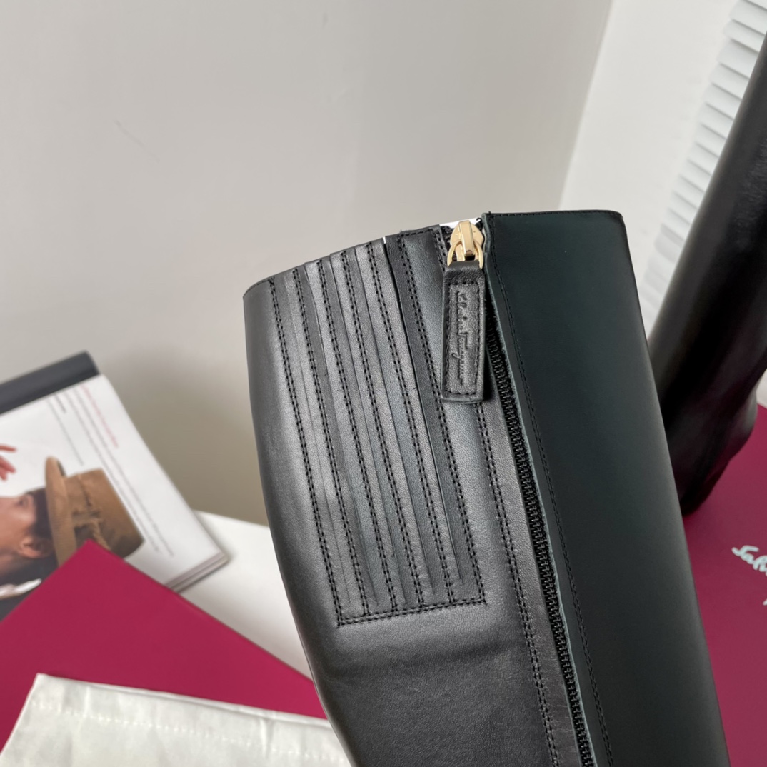 Salvatore Ferragamo Feragramu’s Design: Fire Burst Boots with Embroidered Heels - 图片 7