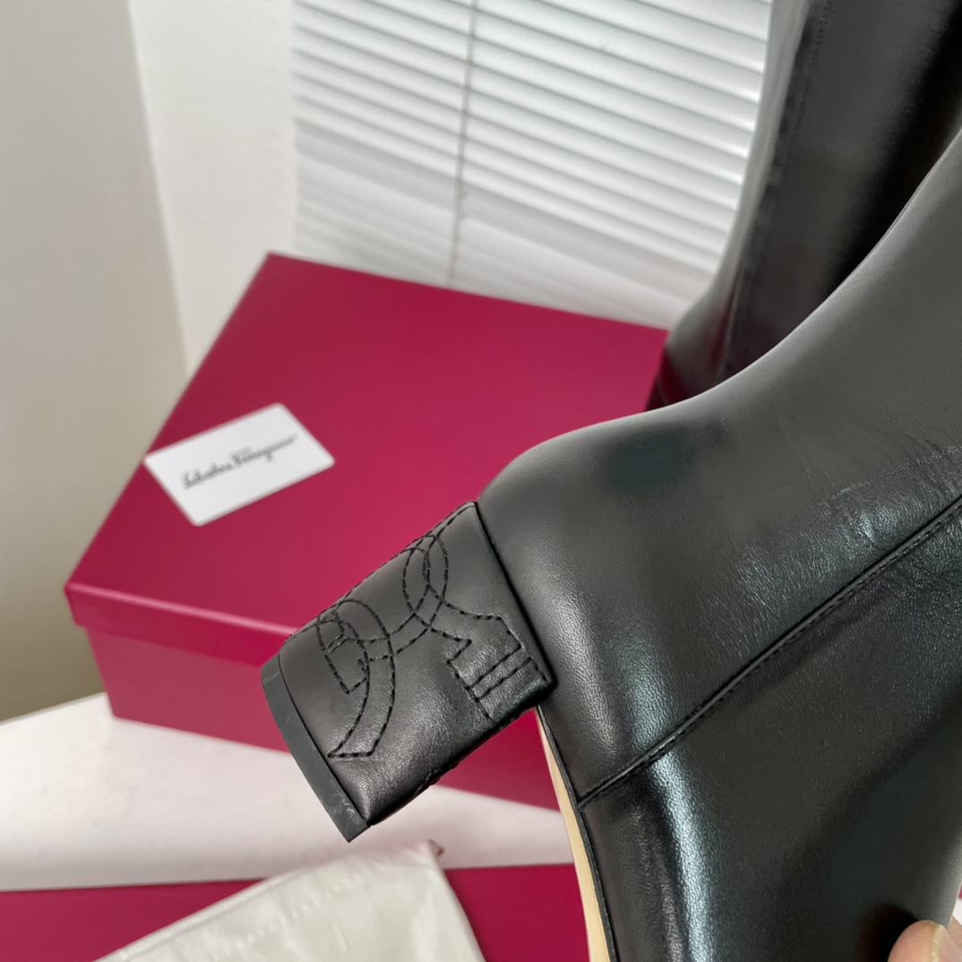Salvatore Ferragamo Feragramu’s Design: Fire Burst Boots with Embroidered Heels - 图片 8