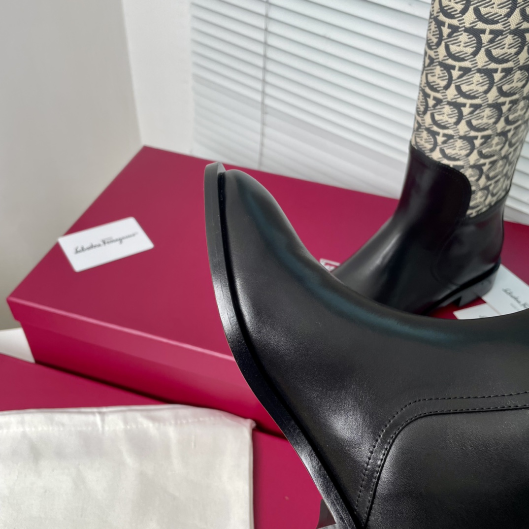 Salvatore Ferragamo Gancini Boots: Design, Materials, and Features - 图片 6