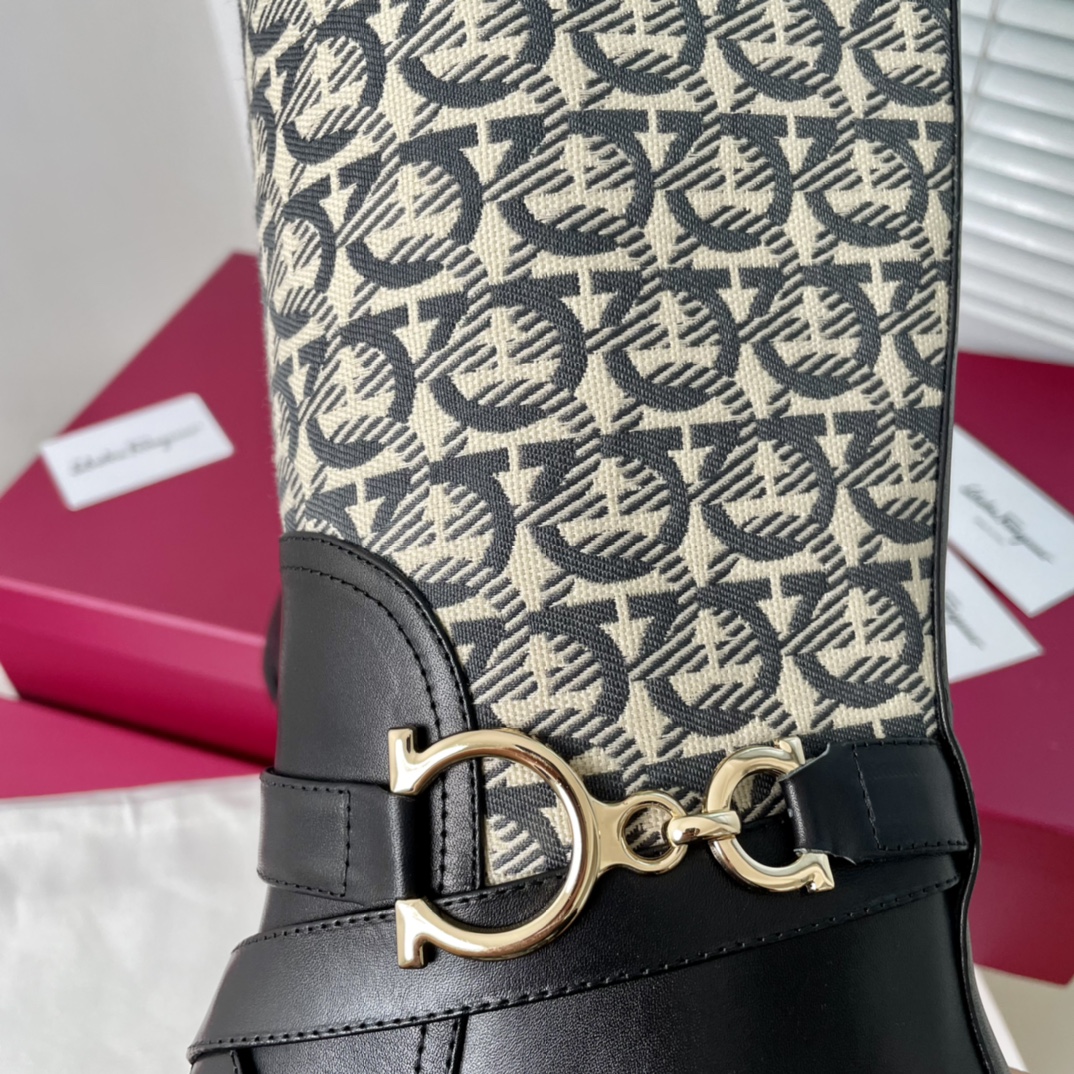 Salvatore Ferragamo Gancini Boots: Design, Materials, and Features - 图片 7