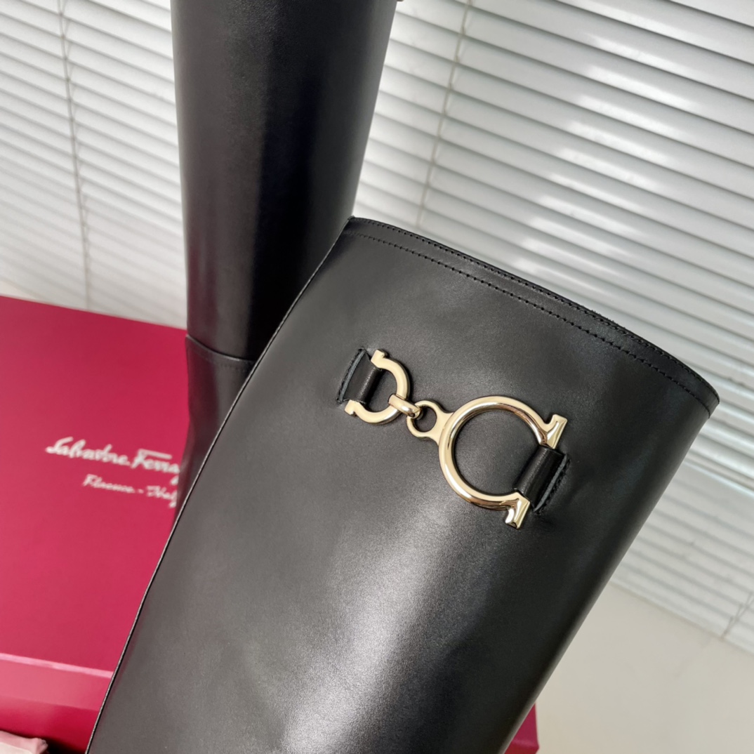 Salvatore Ferragamo Philague Gancini Boots: Design, Materials, and Features - 图片 7