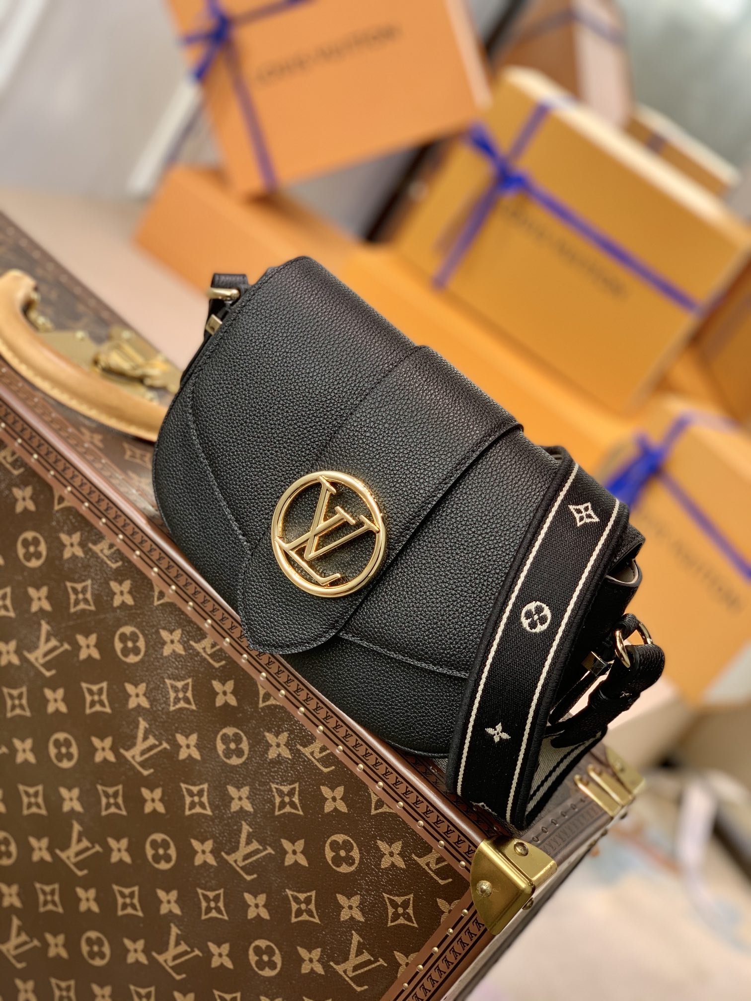 Louis Vuitton LV Pont 9 Soft 中号马鞍包 M58967黑色