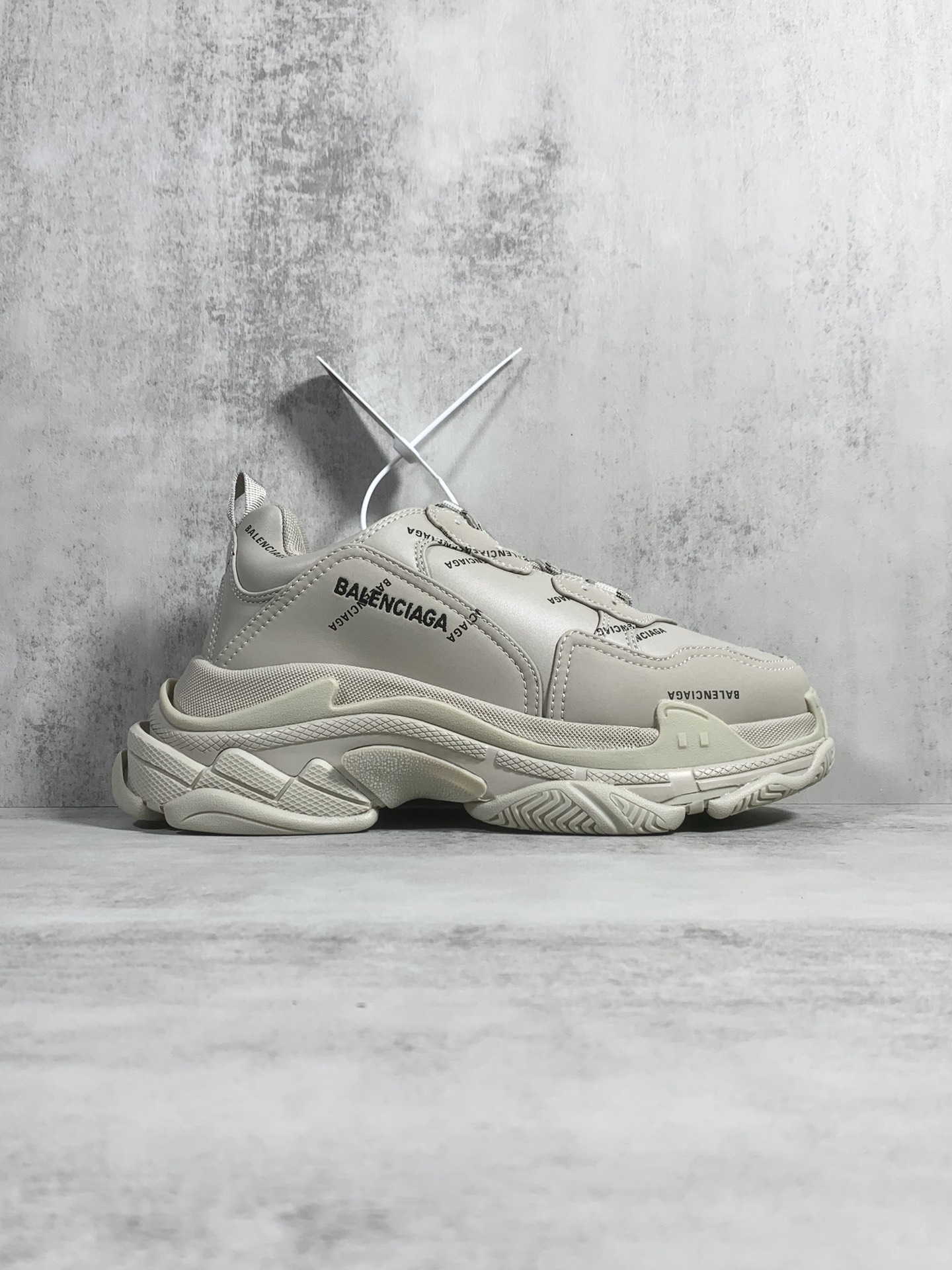 Enviado hoy [Ok versión escaneada] Balenciaga 1.0 base de ocho capas llena de logotipos impresos con letras de marca co…