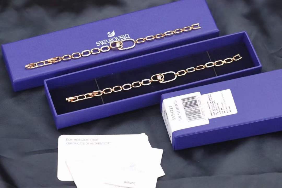  swarovski 玫瑰金 跳动的心环环相扣手链

典雅魅力与时尚设计：这款做工考究的施华洛世奇手链既