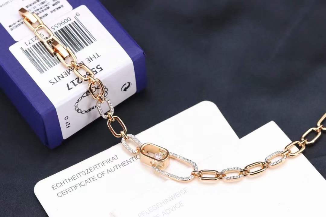  swarovski 玫瑰金 跳动的心环环相扣手链

典雅魅力与时尚设计：这款做工考究的施华洛世奇手链既