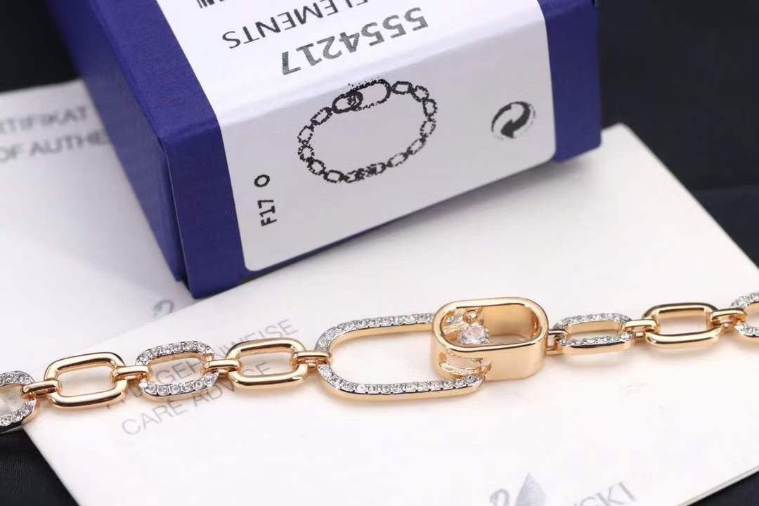  swarovski 玫瑰金 跳动的心环环相扣手链

典雅魅力与时尚设计：这款做工考究的施华洛世奇手链既