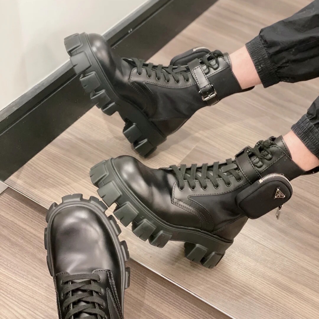 NO:543408,Pictures of feet of various Internet celebrities 2, boots, boots19860909各路网红上脚图2,靴子,boots,Women's Shoes