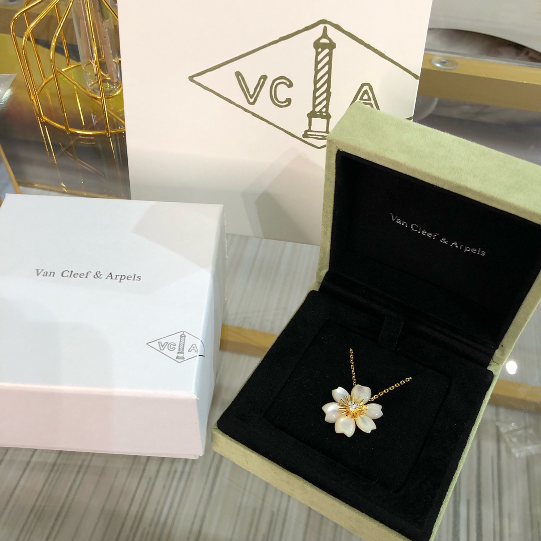 Van Cleef Arpels Колье 200