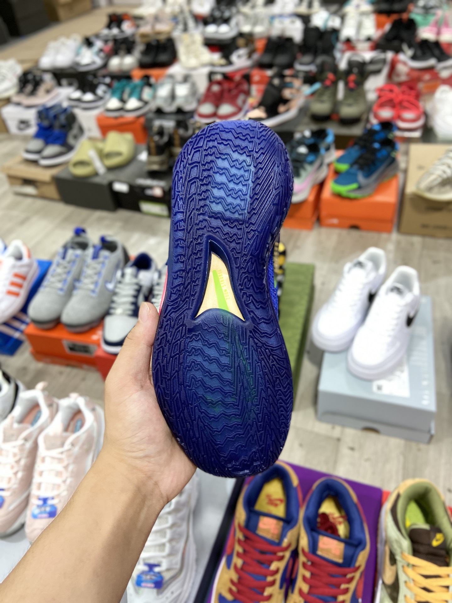 240 耐克Nike Air Zoom G.T.Cut男女篮球鞋 G.T. Cut专为力求在场上大展身手的篮球运动员打造助力CZ0175-400
