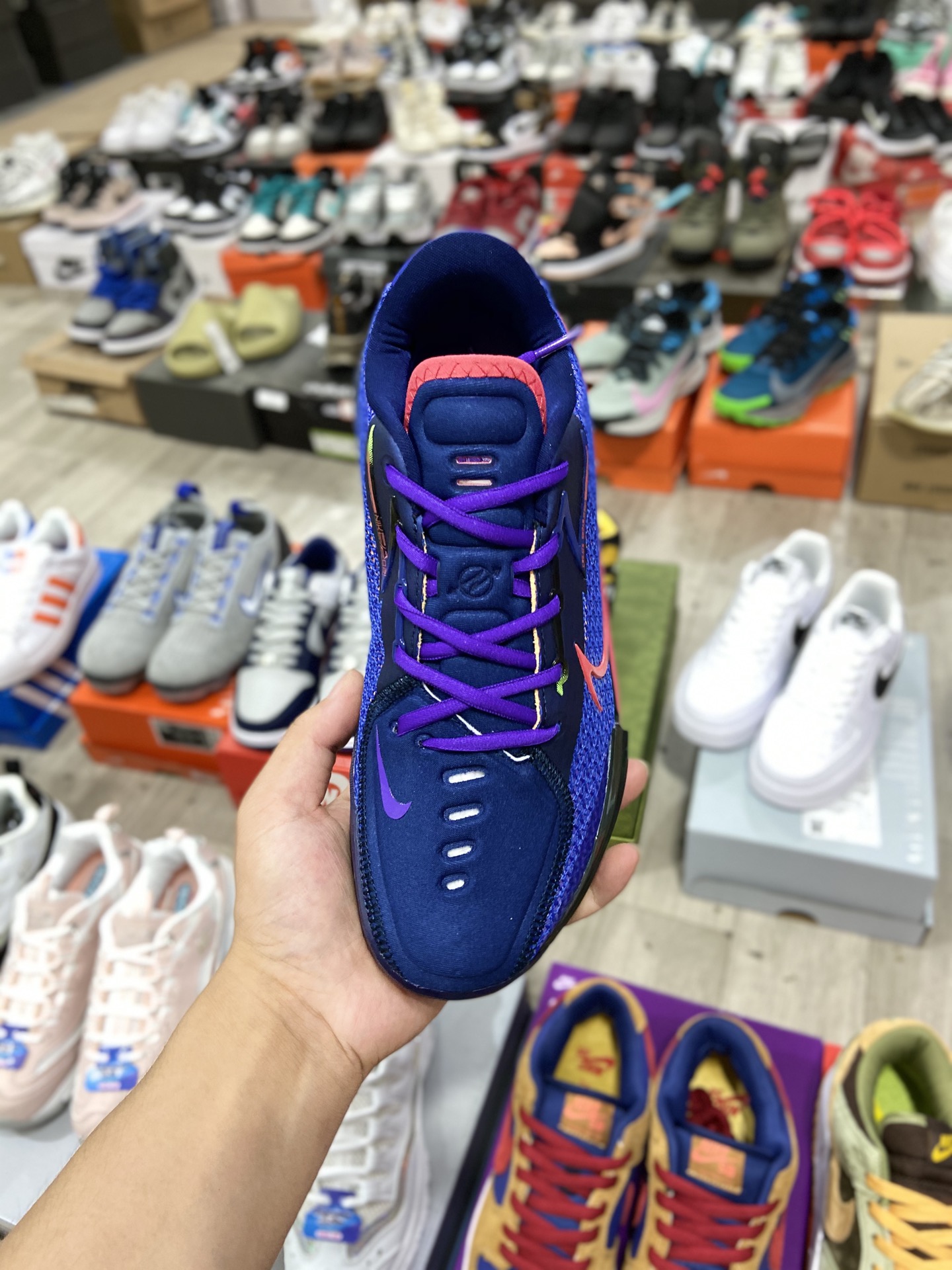 240 耐克Nike Air Zoom G.T.Cut男女篮球鞋 G.T. Cut专为力求在场上大展身手的篮球运动员打造助力CZ0175-400