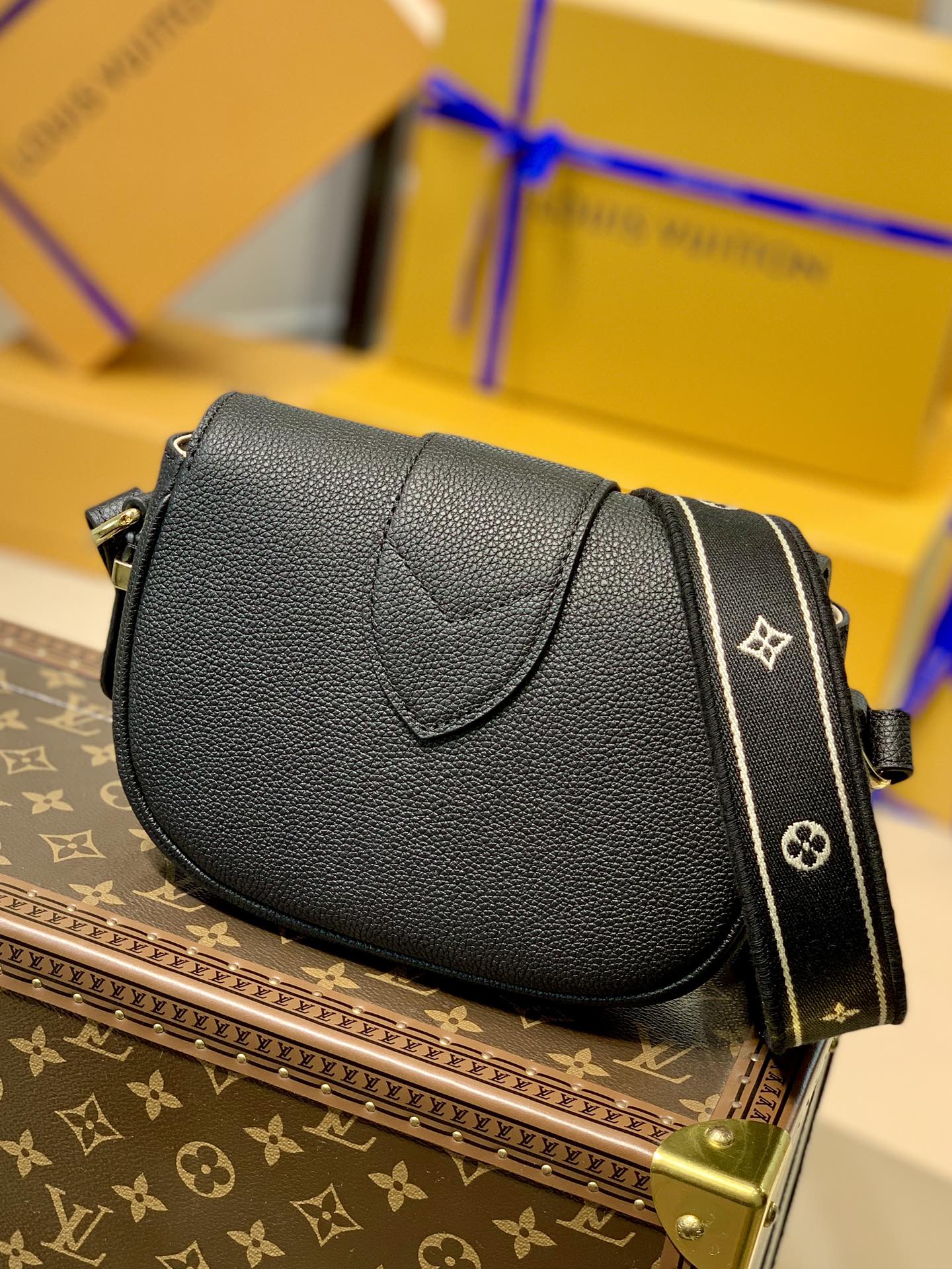 Louis Vuitton LV Pont 9 Soft 小号马鞍包 M58727黑色