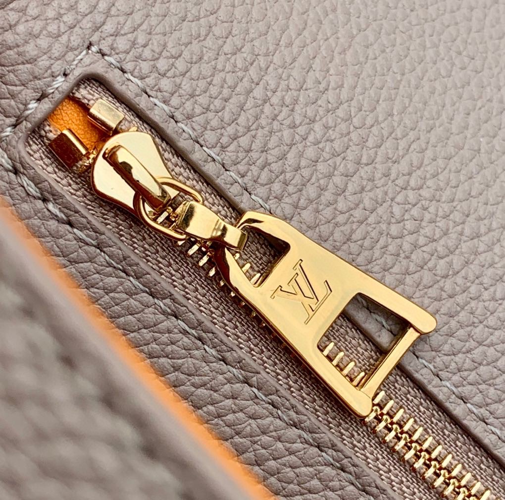Louis Vuitton LV Pont 9 Soft 小号马鞍包 M58728灰色