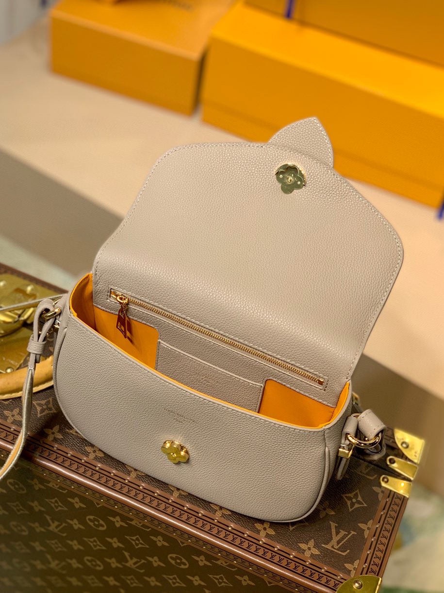 Louis Vuitton LV Pont 9 Soft 小号马鞍包 M58728灰色