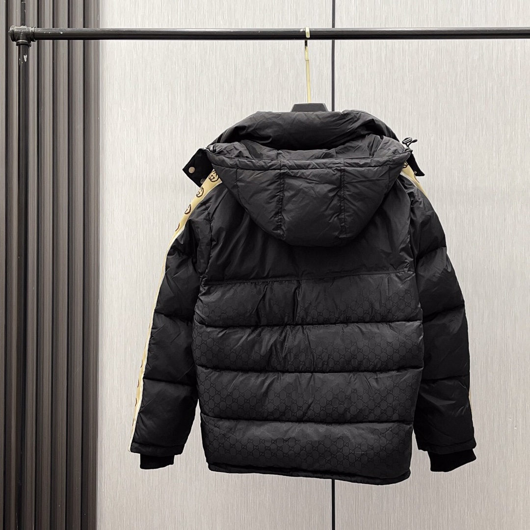 Gucci Reflective Stripe Down Jacket, unisex, black, nylon taffeta, removable hood, hidden zipper, 90% goose down. Sizes 42-50.-Big cat