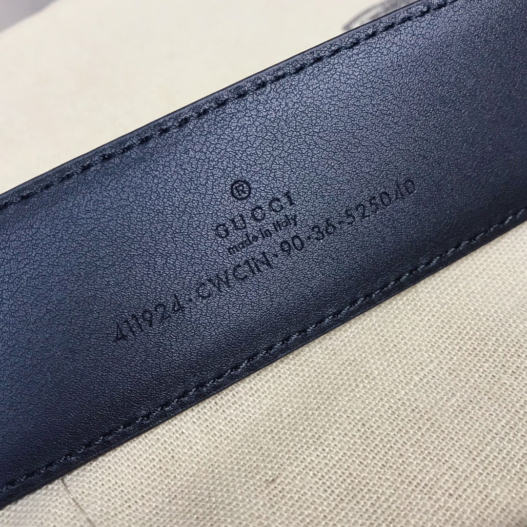 P Gucci 古奇 Blondie系列腰带 宽度:4.0CM 配饰不断为经典注入新意，焕新演绎品牌典藏