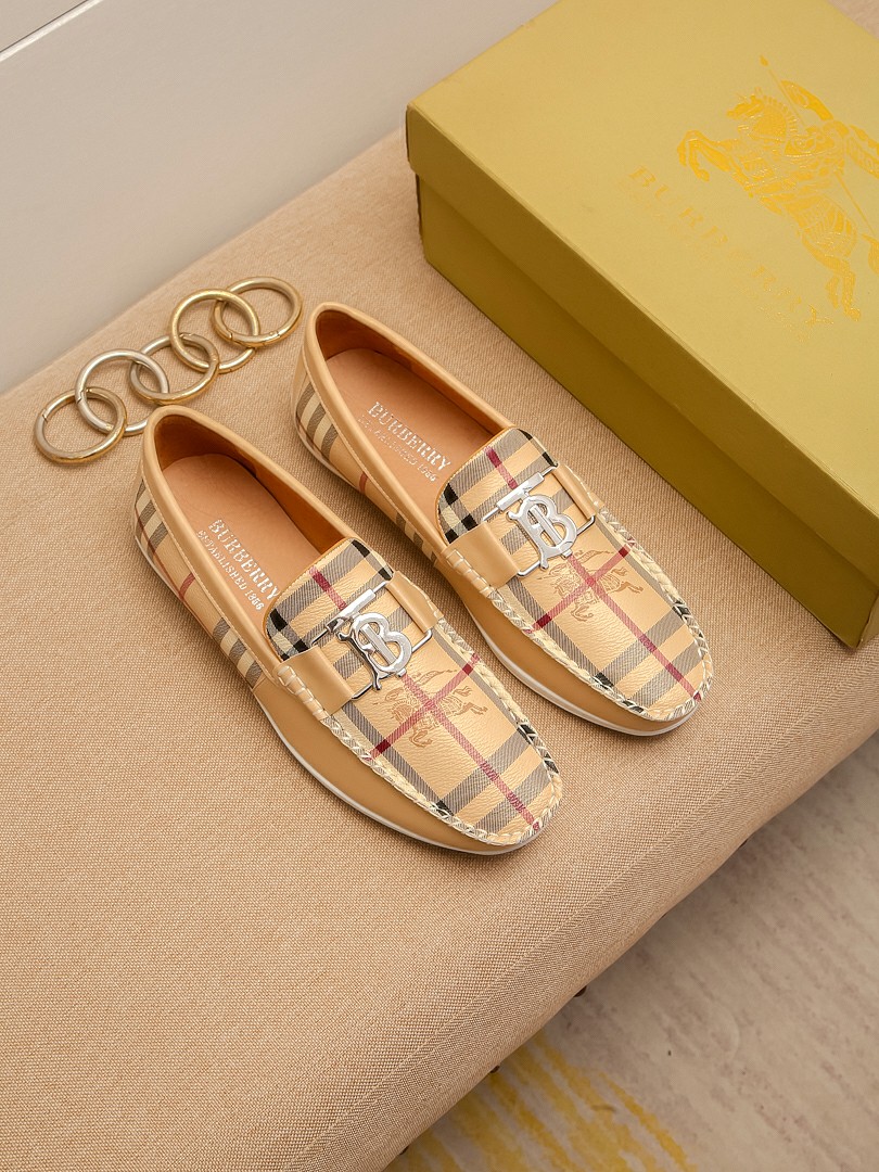 I0 羊里骑士巴宝莉 Burberry 豆豆鞋2021豆豆鞋， 全新米兰时装时尚的设计，完美做工，鞋面骑士原版复刻 霸气骑士LOGO 材质：头层牛皮搭配专柜材料，羊皮内里 适合户外青年跑步户外司机驾车鞋 套脚方便 懒人乐福首选原版橡胶耐磨大底，男鞋