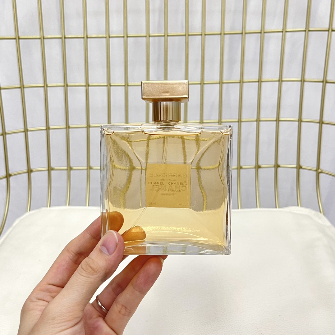 Chanel Gabrielle Eau de Parfum, 100ml - Floral Scent with Ylang-Ylang & Jasmine 4 i1632257295 4482 3