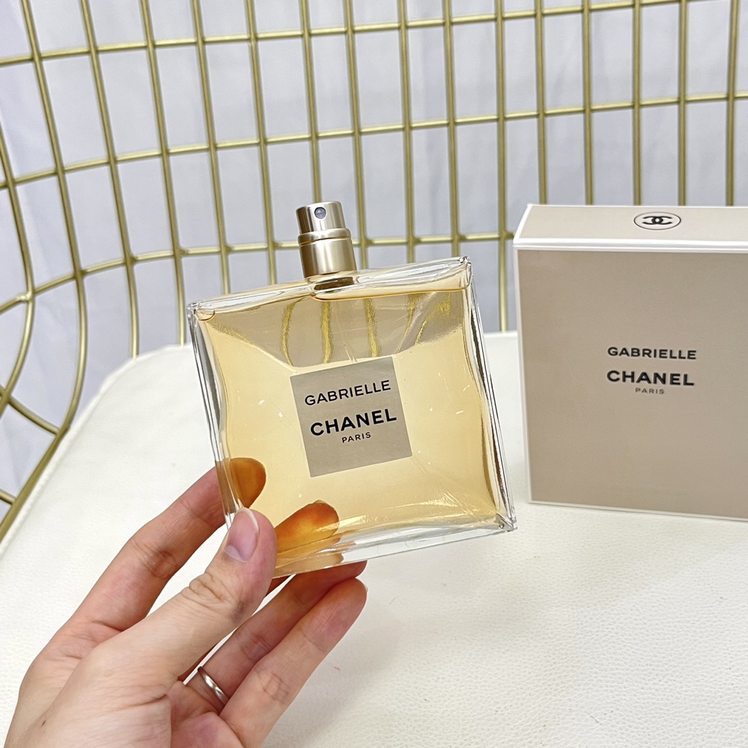 Chanel Gabrielle Eau de Parfum, 100ml - Floral Scent with Ylang-Ylang & Jasmine 5 i1632257295 5050 4