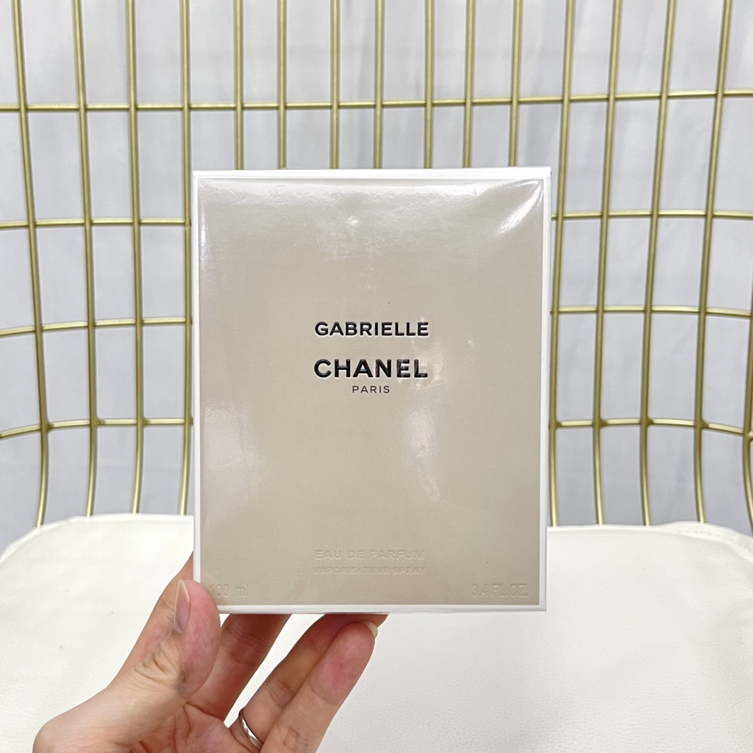 Chanel Gabrielle Eau de Parfum, 100ml - Floral Scent with Ylang-Ylang & Jasmine 1 i1632257295 8589 0
