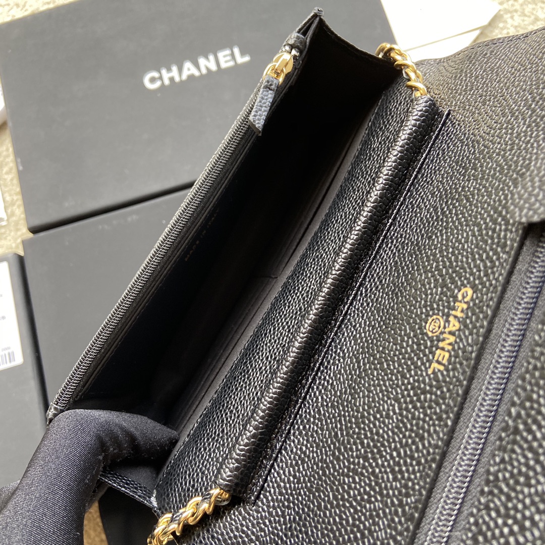 小香进口意大利皮货号:A80287半盖尺寸:w19.5h13d3.5cm颜色:黑色细球纹金色五金